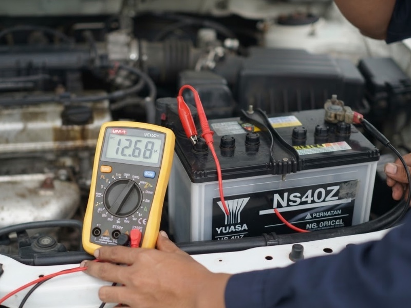 Tips Jitu Merawat Aki Mobil dan Motor Agar Tidak Gampang Drop dan Umur Panjang - Foto 3